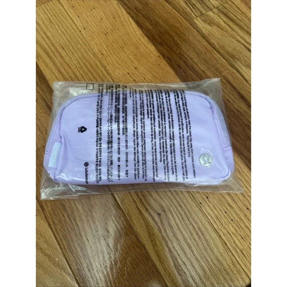 Lululemon Everywhere Women's Belt Bag - Lilac